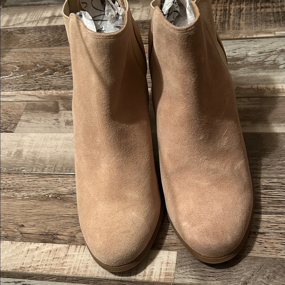 MICHAEL Michael Kors Beige Ankle Booties
